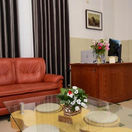 Koa Hotel Durres Bagian luar foto