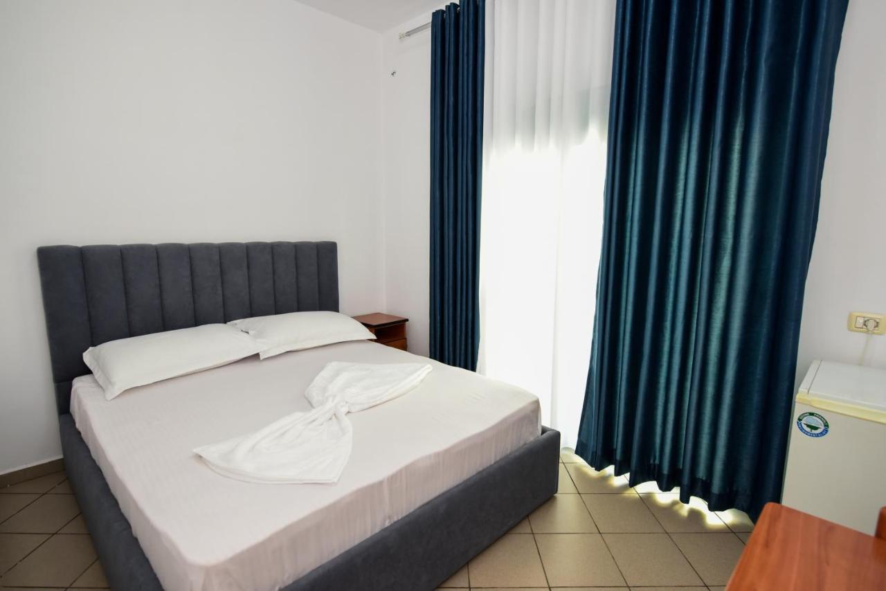 Koa Hotel Durres Bagian luar foto