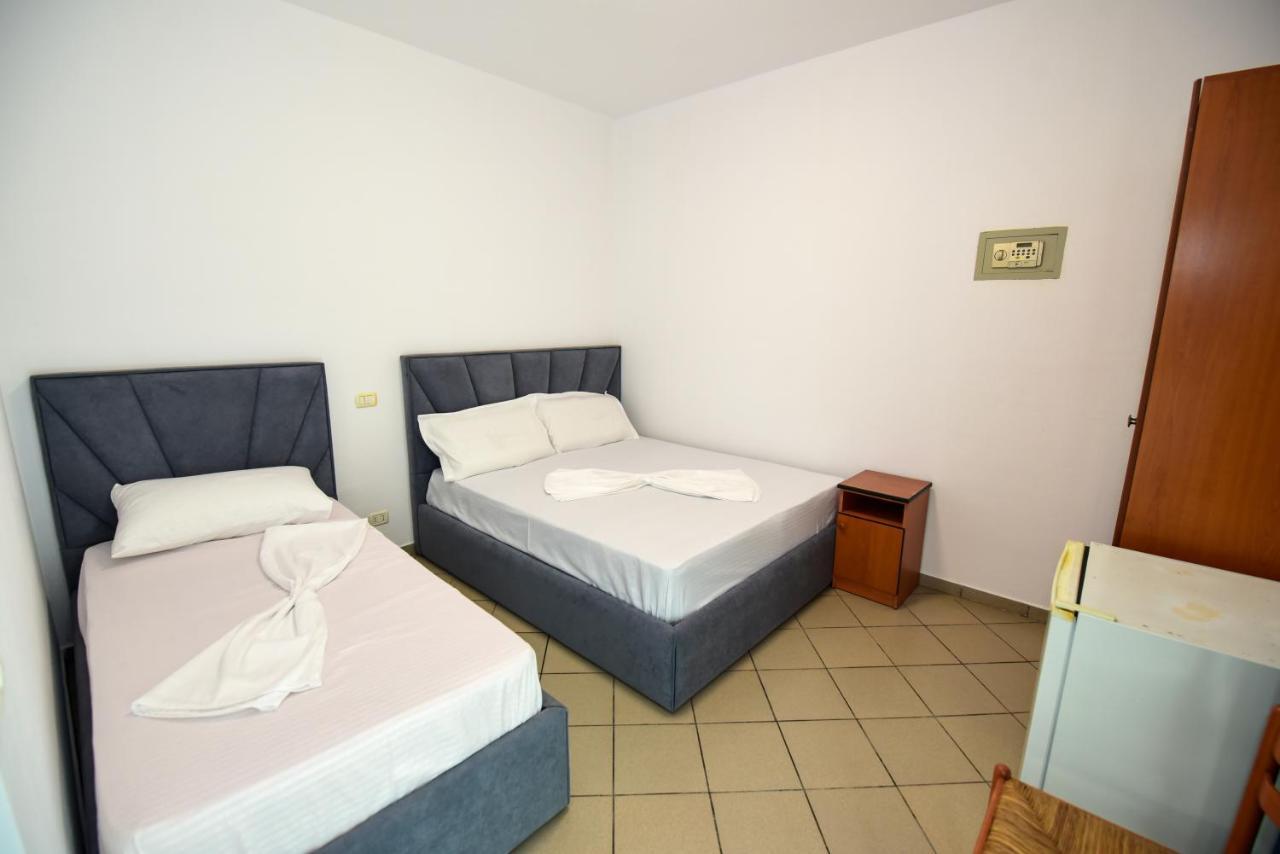 Koa Hotel Durres Bagian luar foto