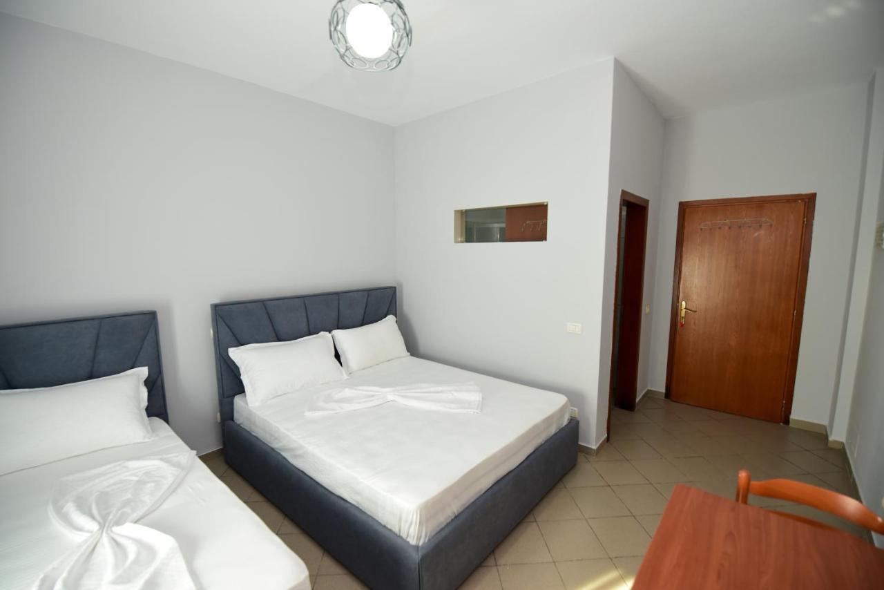 Koa Hotel Durres Bagian luar foto