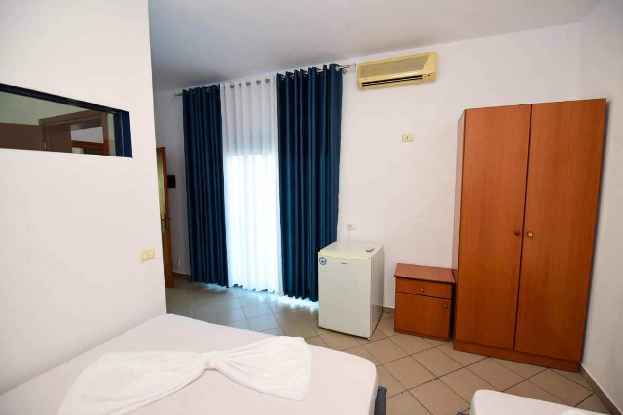 Koa Hotel Durres Bagian luar foto