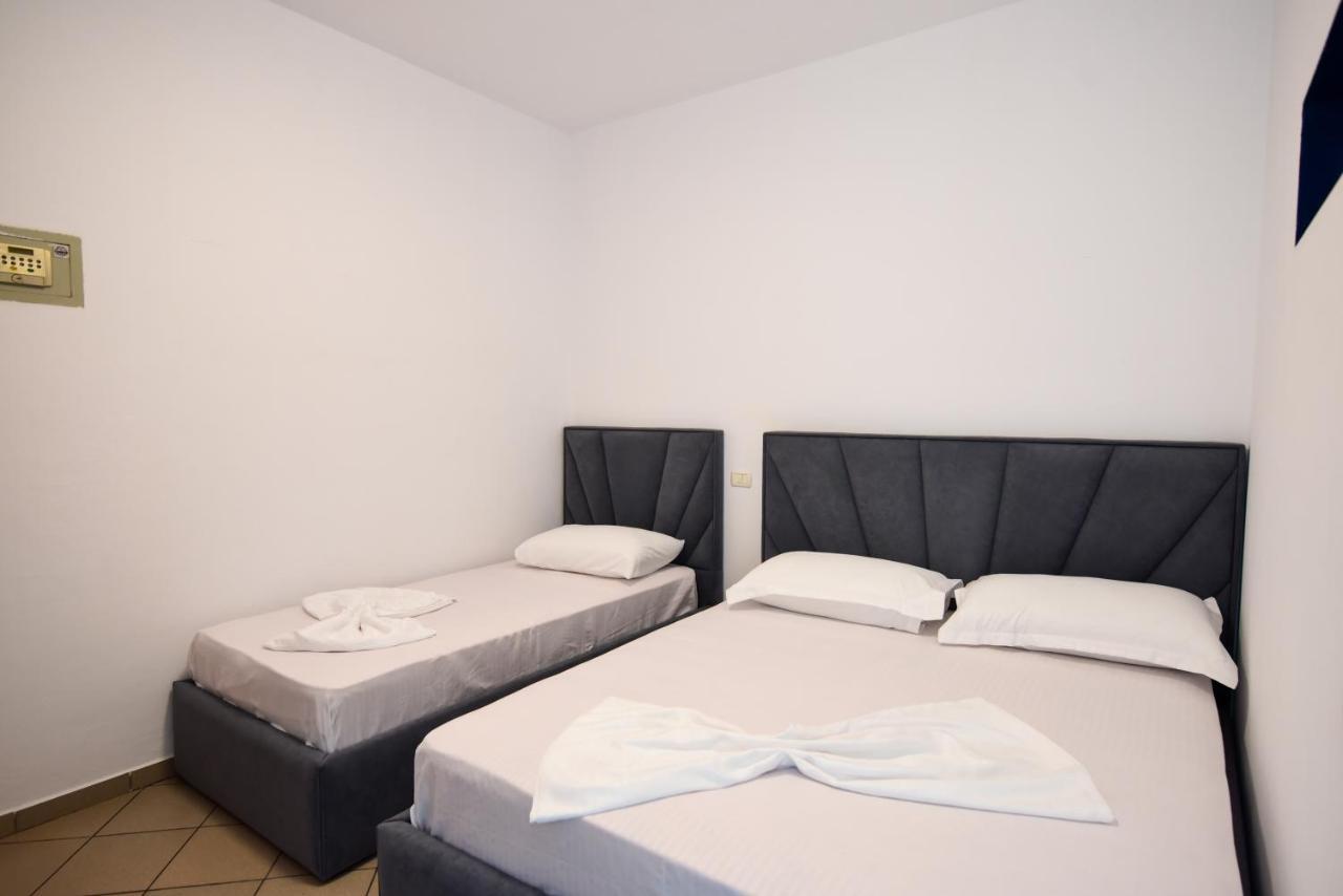 Koa Hotel Durres Bagian luar foto
