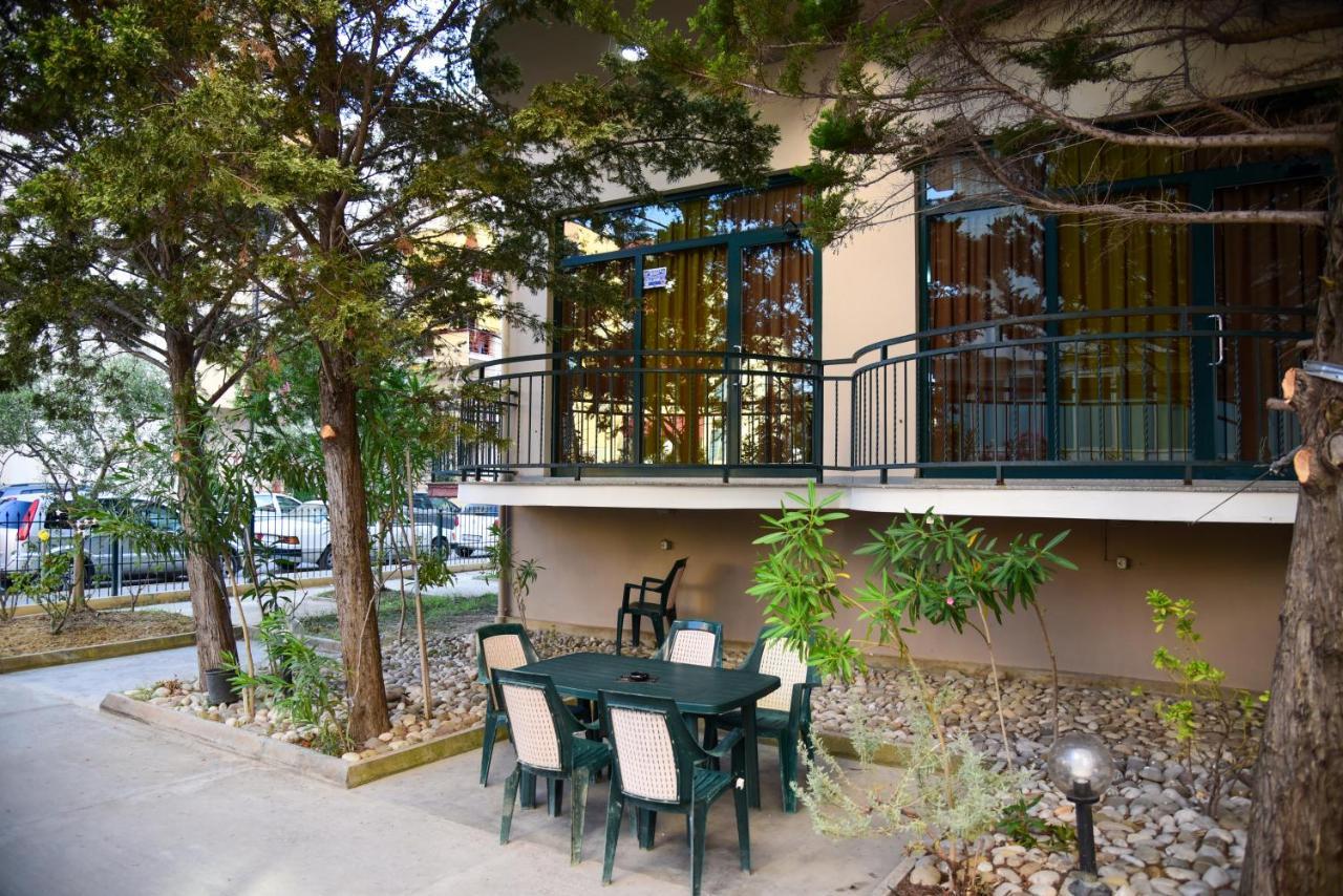 Koa Hotel Durres Bagian luar foto